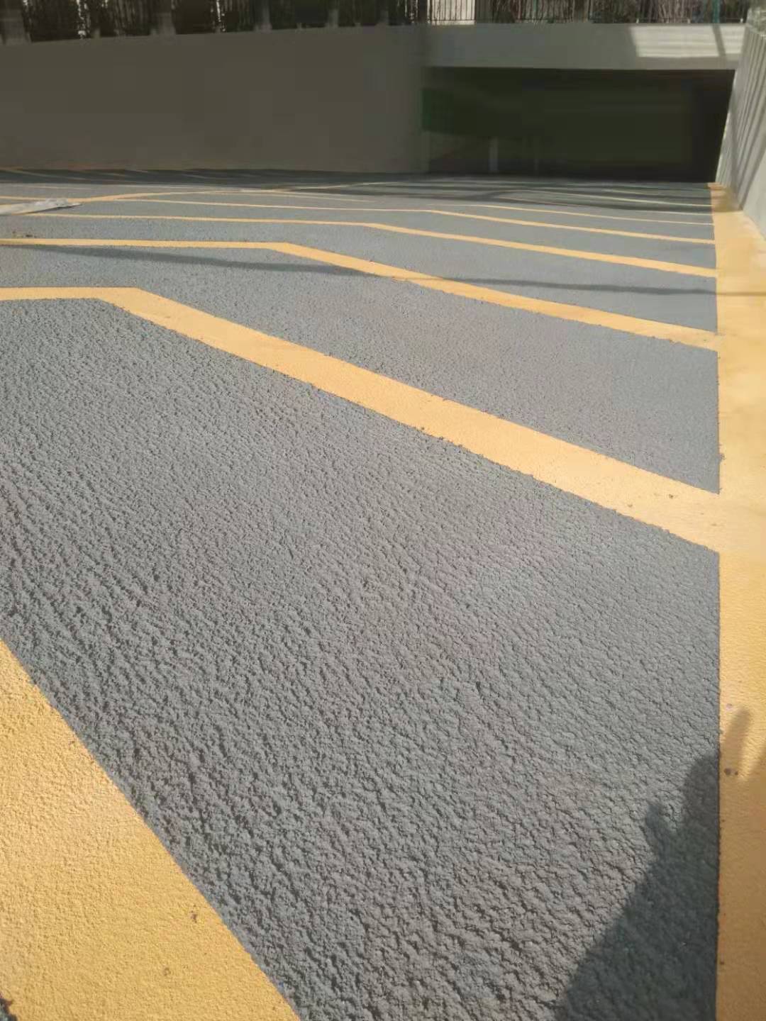 環氧地坪漆，水性地坪漆，地坪工程案例 - 蘇州龍湖天街無震動防滑坡道工程